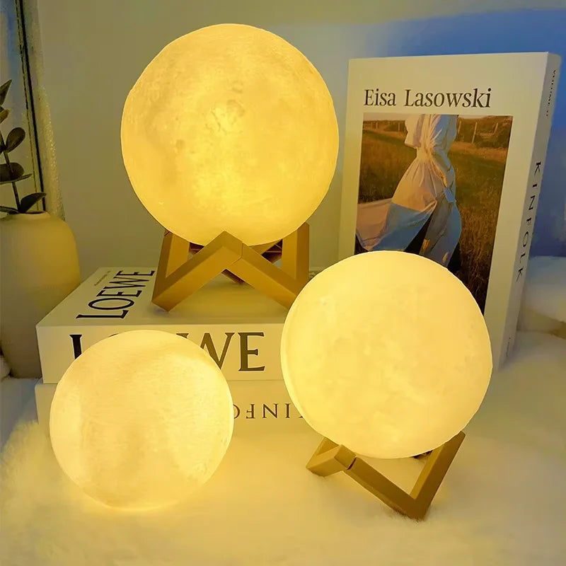 Luminária Lua 3D LED com Base de Madeira – Luz Noturna Decorativa para Quarto, Sala e Escritório.